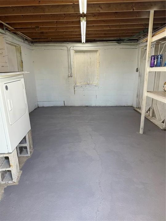 Activo con contrato: $180,000 (3 camas, 1 baños, 1044 Pies cuadrados)