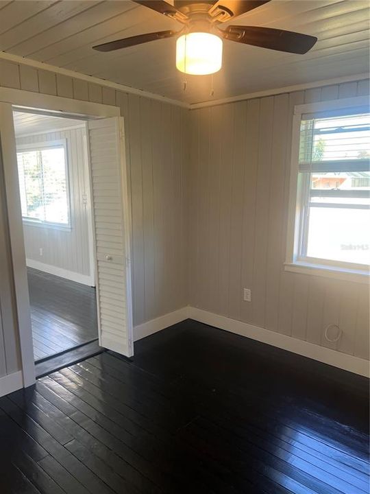 Activo con contrato: $180,000 (3 camas, 1 baños, 1044 Pies cuadrados)