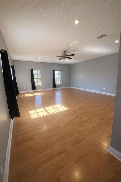 For Sale: $729,000 (4 beds, 3 baths, 3918 Square Feet)