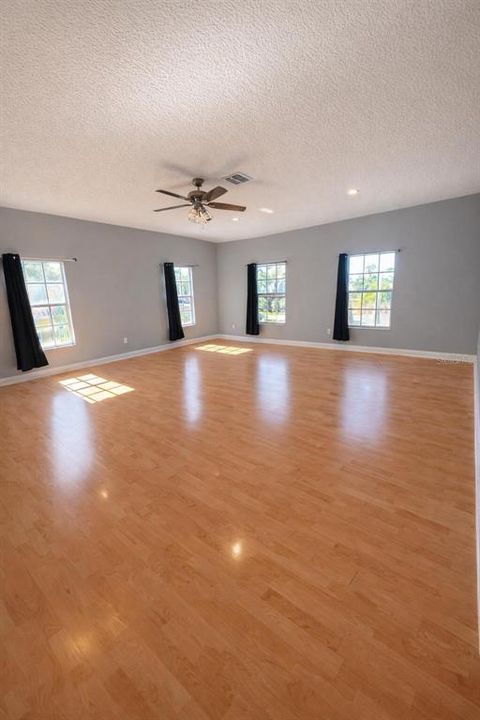 For Sale: $729,000 (4 beds, 3 baths, 3918 Square Feet)