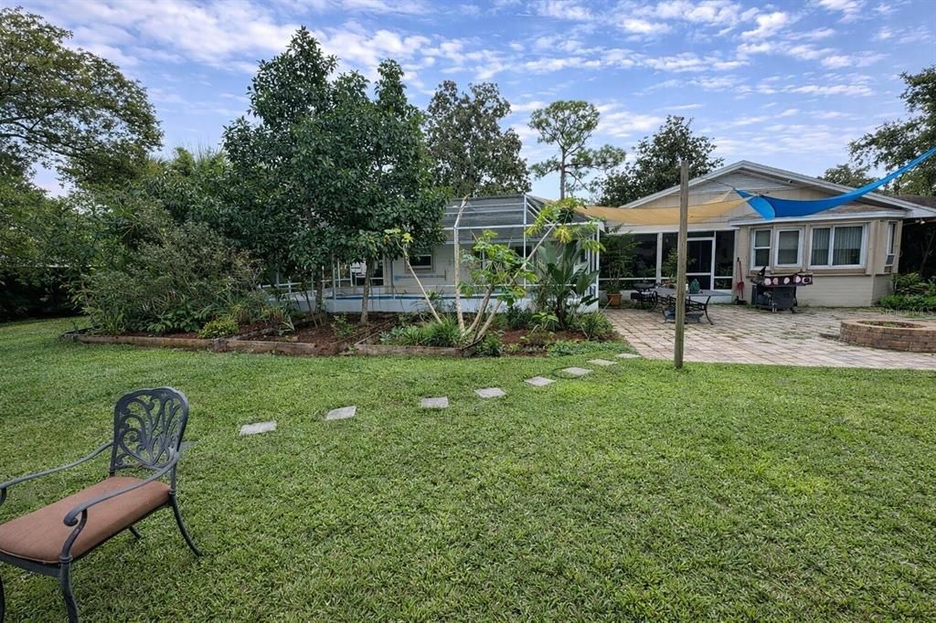 Activo con contrato: $549,000 (3 camas, 2 baños, 1950 Pies cuadrados)