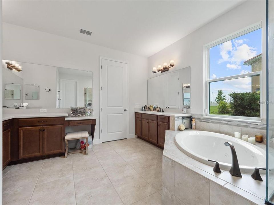 For Sale: $699,000 (4 beds, 3 baths, 4069 Square Feet)