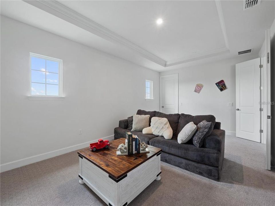 For Sale: $699,000 (4 beds, 3 baths, 4069 Square Feet)