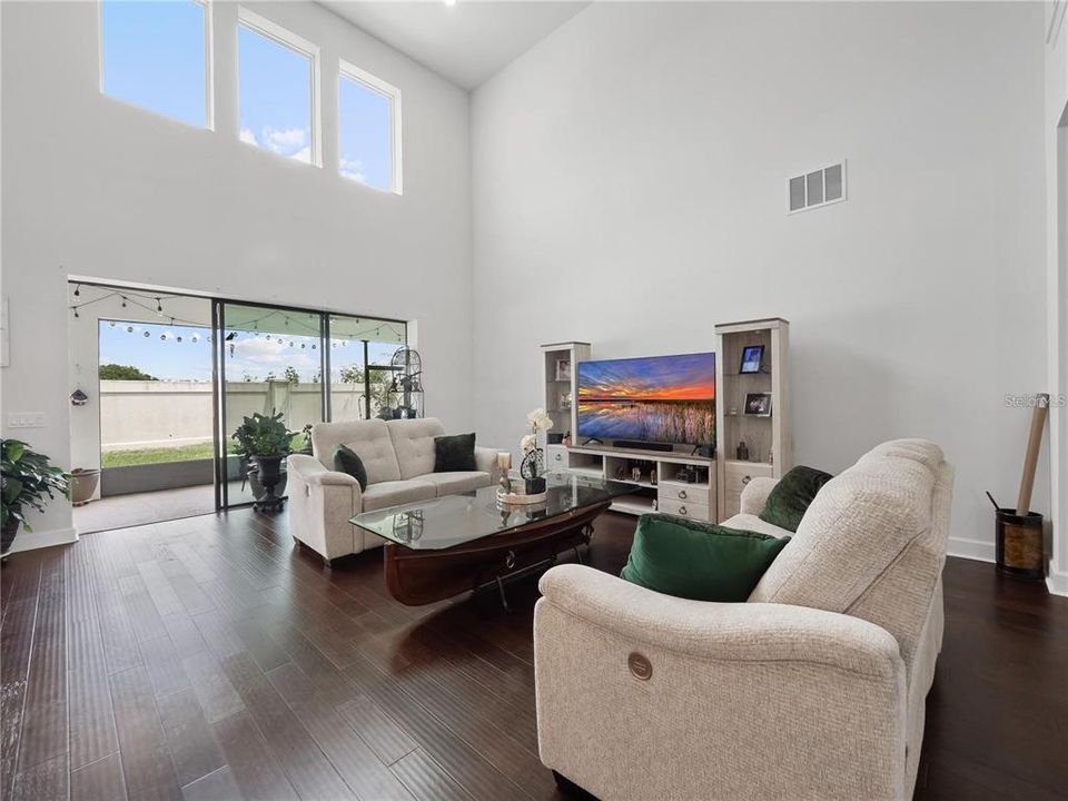 For Sale: $699,000 (4 beds, 3 baths, 4069 Square Feet)