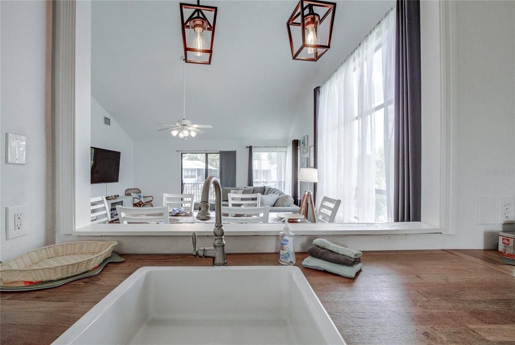 На продажу: $398,400 (3 спален, 2 ванн, 1621 Квадратных фут)