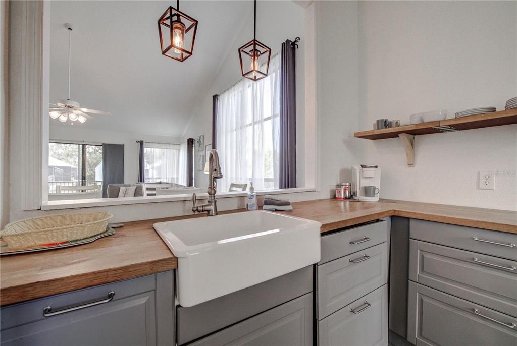 На продажу: $398,400 (3 спален, 2 ванн, 1621 Квадратных фут)