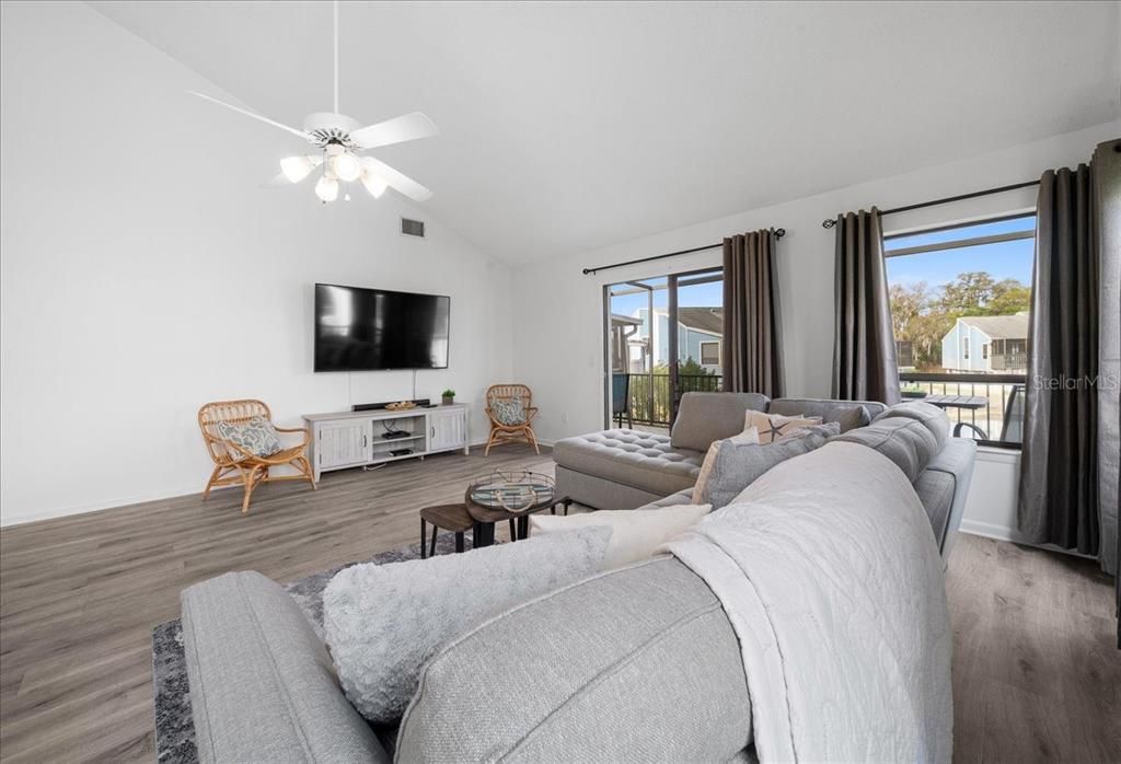 En Venta: $388,000 (3 camas, 2 baños, 1621 Pies cuadrados)