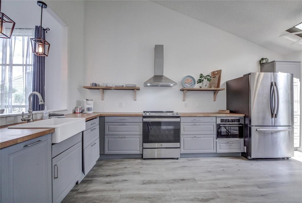 На продажу: $398,400 (3 спален, 2 ванн, 1621 Квадратных фут)