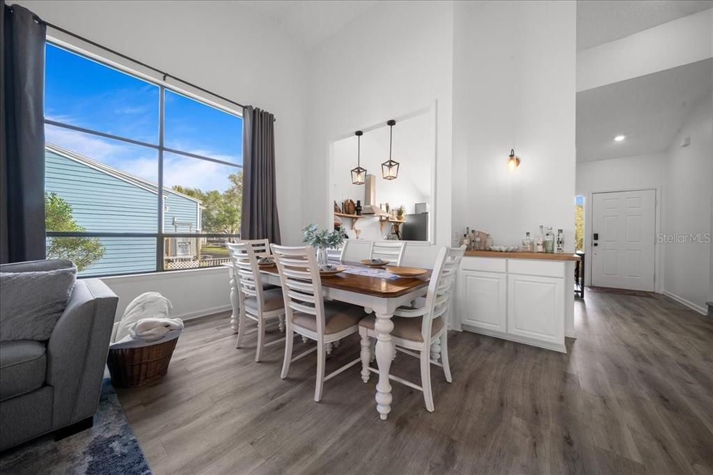 En Venta: $388,000 (3 camas, 2 baños, 1621 Pies cuadrados)
