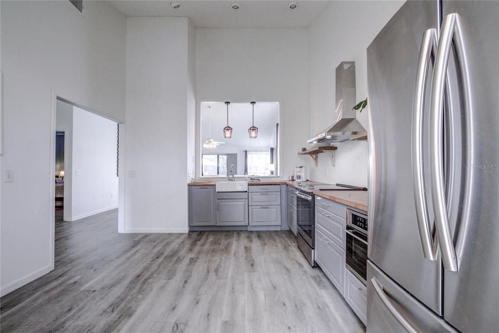 На продажу: $398,400 (3 спален, 2 ванн, 1621 Квадратных фут)