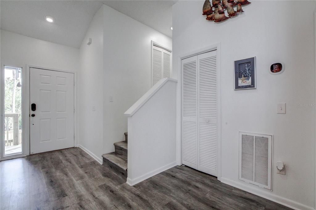 На продажу: $398,400 (3 спален, 2 ванн, 1621 Квадратных фут)