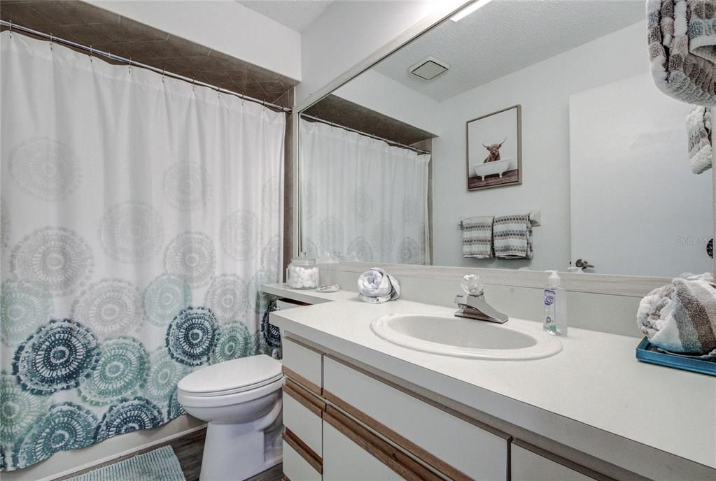 На продажу: $398,400 (3 спален, 2 ванн, 1621 Квадратных фут)