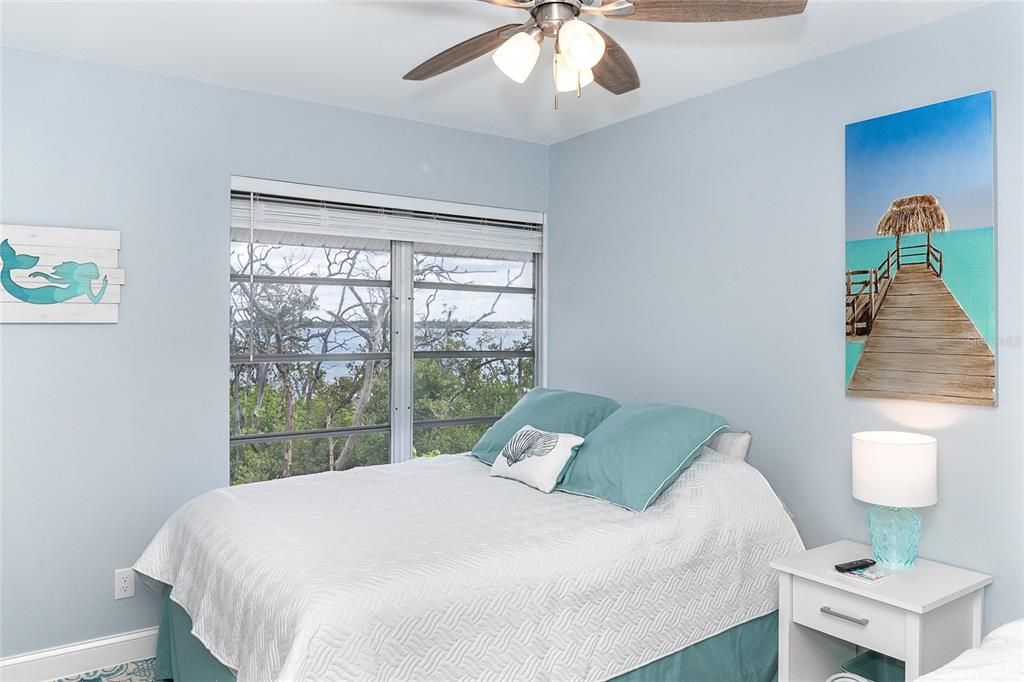 На продажу: $525,000 (2 спален, 1 ванн, 1188 Квадратных фут)