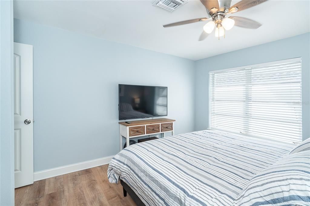 На продажу: $525,000 (2 спален, 1 ванн, 1188 Квадратных фут)