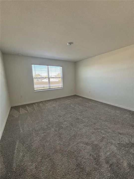 Active With Contract: $1,900 (3 beds, 2 baths, 1418 Square Feet)