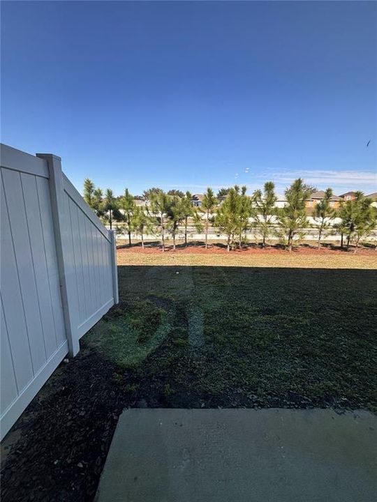 Active With Contract: $1,900 (3 beds, 2 baths, 1418 Square Feet)