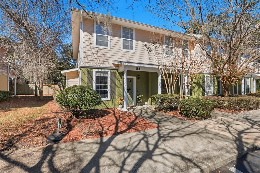 Active With Contract: $259,000 (2 beds, 2 baths, 1450 Square Feet)