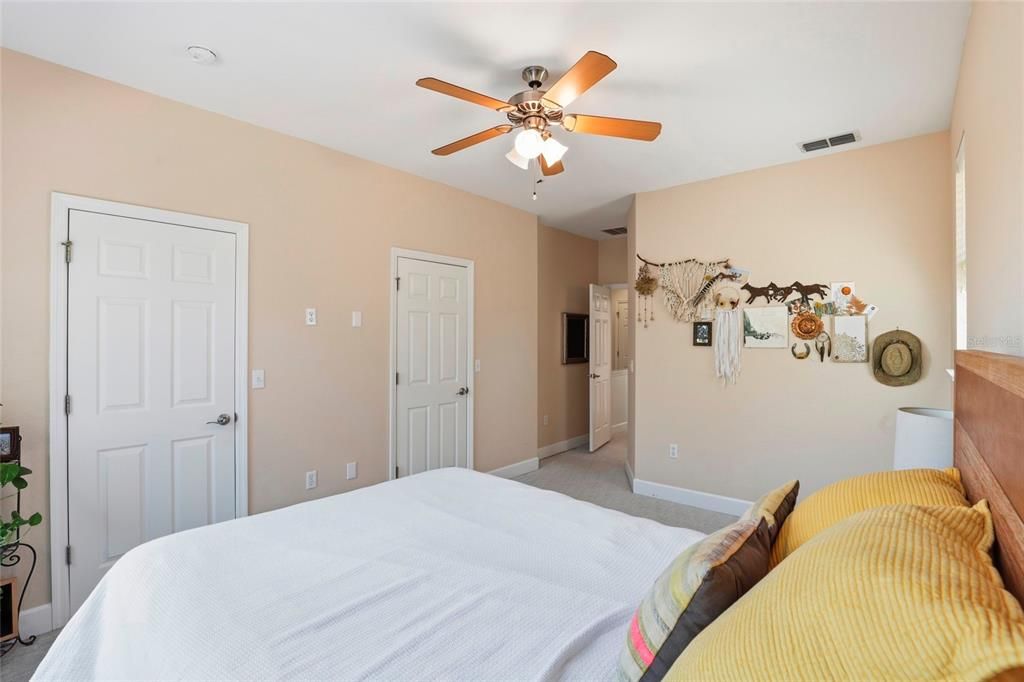 Active With Contract: $259,000 (2 beds, 2 baths, 1450 Square Feet)