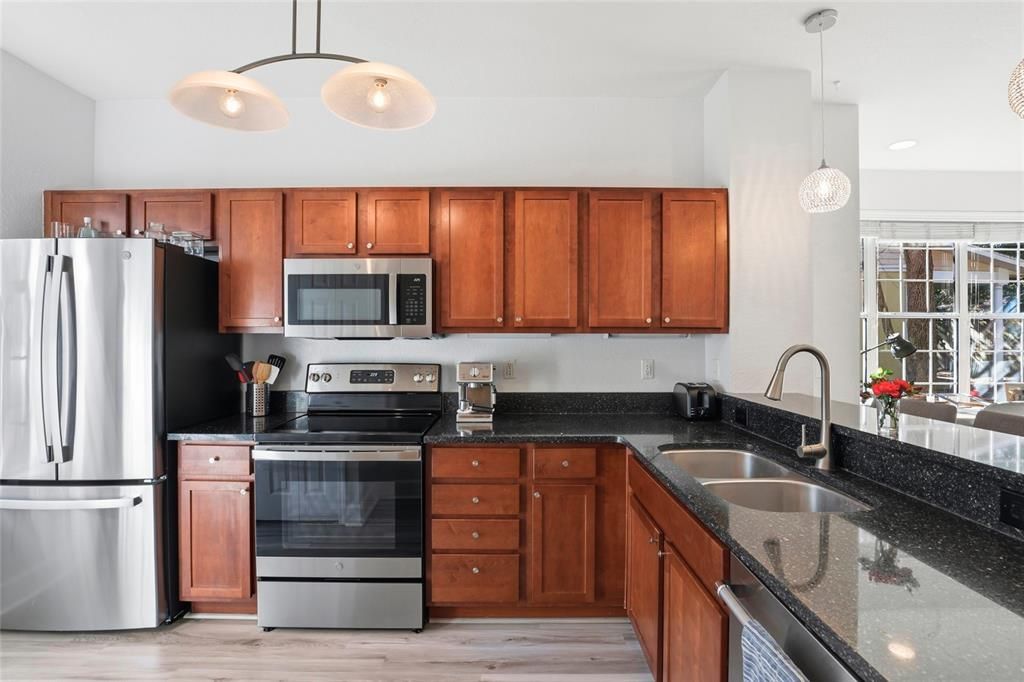 Active With Contract: $259,000 (2 beds, 2 baths, 1450 Square Feet)