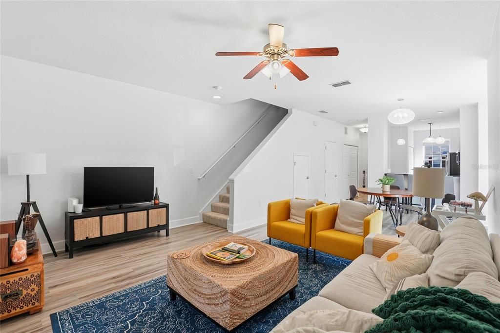 Active With Contract: $259,000 (2 beds, 2 baths, 1450 Square Feet)