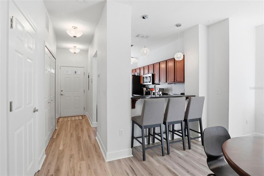 Active With Contract: $259,000 (2 beds, 2 baths, 1450 Square Feet)