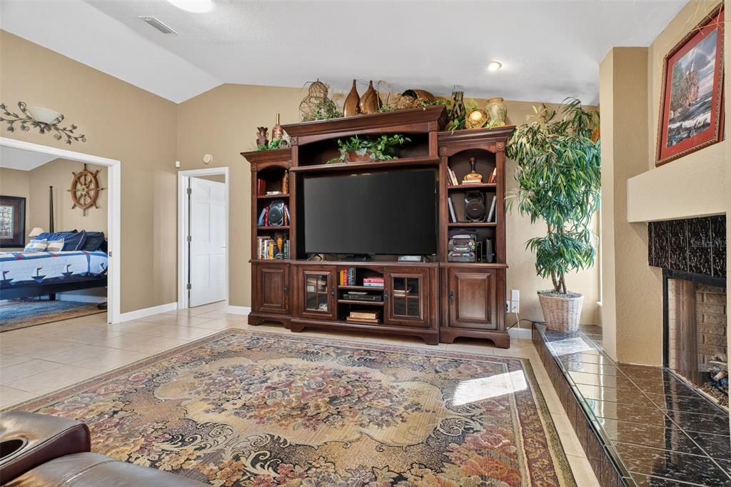 Active With Contract: $794,900 (4 beds, 3 baths, 2434 Square Feet)