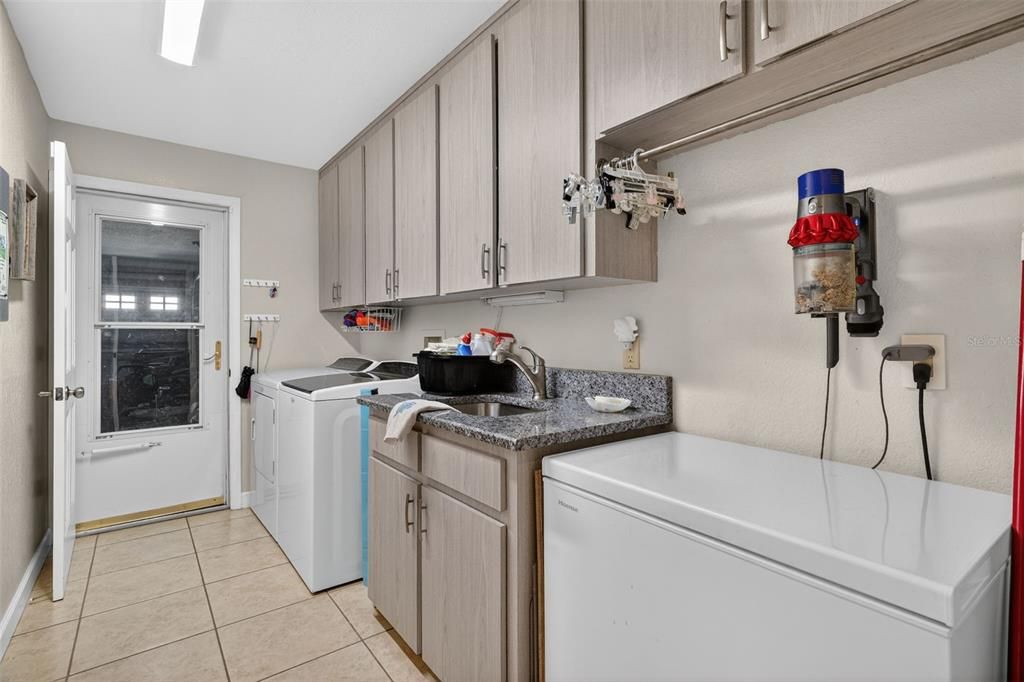 Active With Contract: $794,900 (4 beds, 3 baths, 2434 Square Feet)