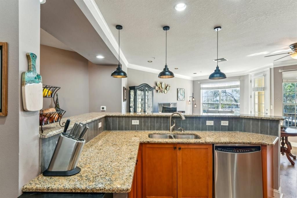 En Venta: $459,000 (4 camas, 3 baños, 3092 Pies cuadrados)