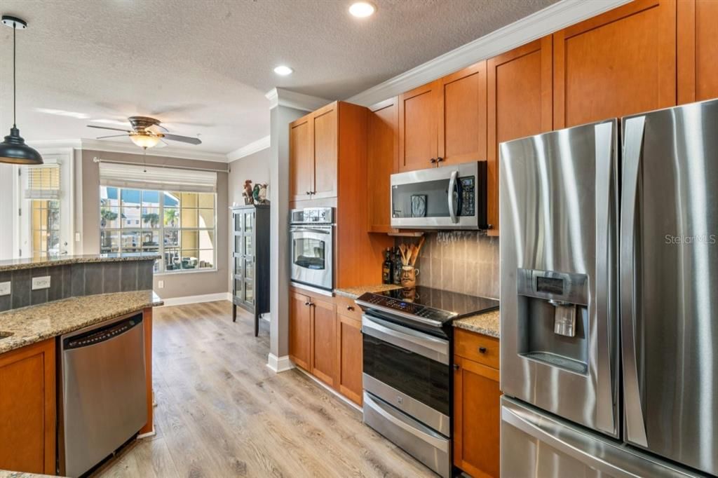 En Venta: $459,000 (4 camas, 3 baños, 3092 Pies cuadrados)