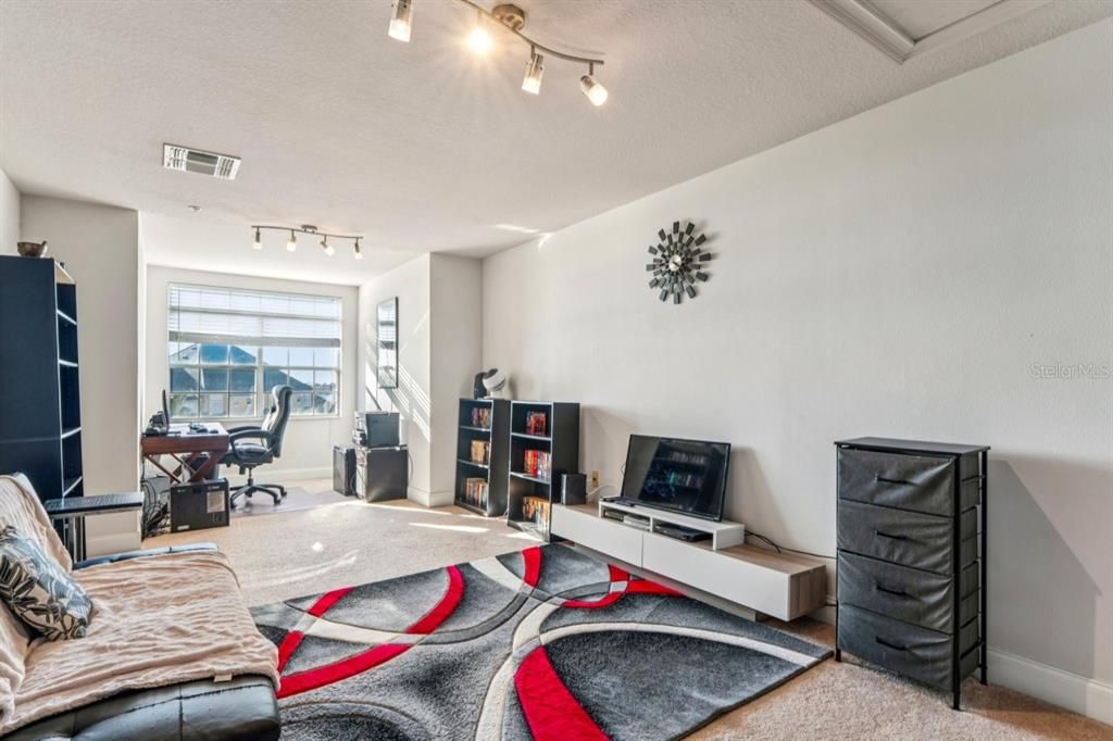 En Venta: $459,000 (4 camas, 3 baños, 3092 Pies cuadrados)