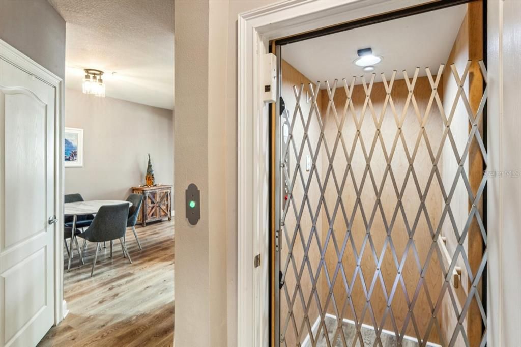 En Venta: $459,000 (4 camas, 3 baños, 3092 Pies cuadrados)