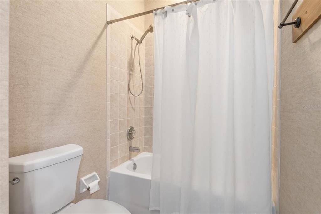 For Sale: $223,000 (3 beds, 2 baths, 1616 Square Feet)