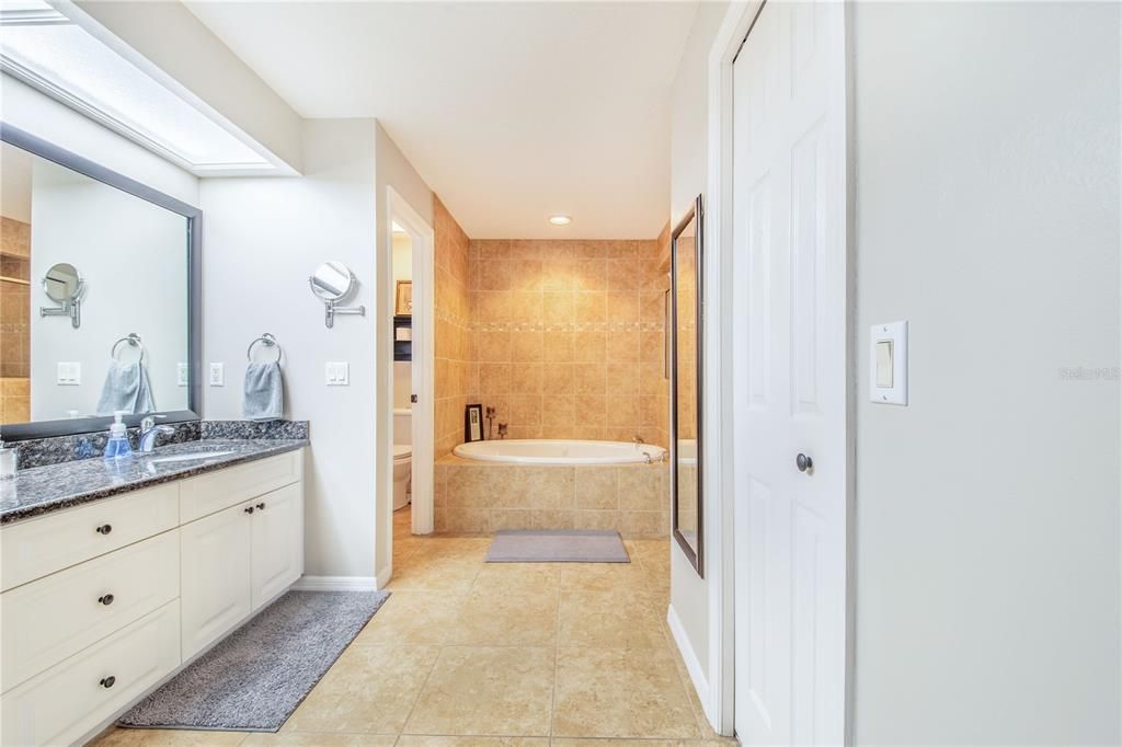 En Venta: $380,000 (3 camas, 2 baños, 1652 Pies cuadrados)