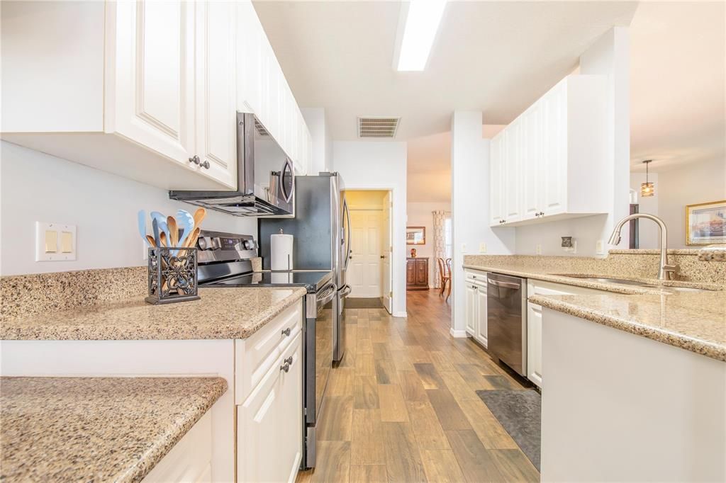 En Venta: $380,000 (3 camas, 2 baños, 1652 Pies cuadrados)