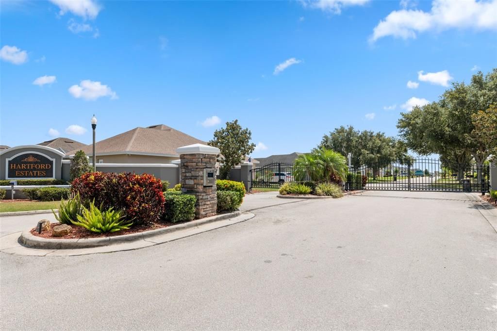 Activo con contrato: $437,000 (5 camas, 3 baños, 2600 Pies cuadrados)