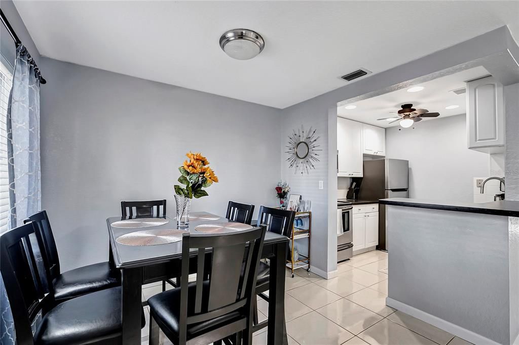 Activo con contrato: $132,500 (2 camas, 1 baños, 915 Pies cuadrados)
