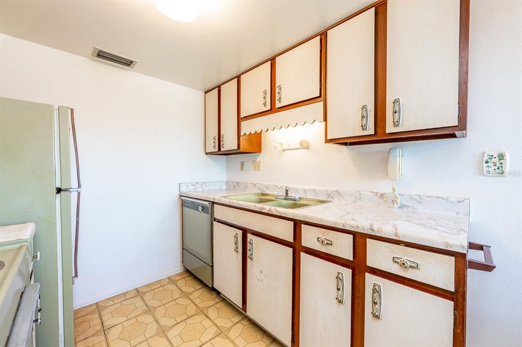 Activo con contrato: $135,000 (2 camas, 1 baños, 872 Pies cuadrados)
