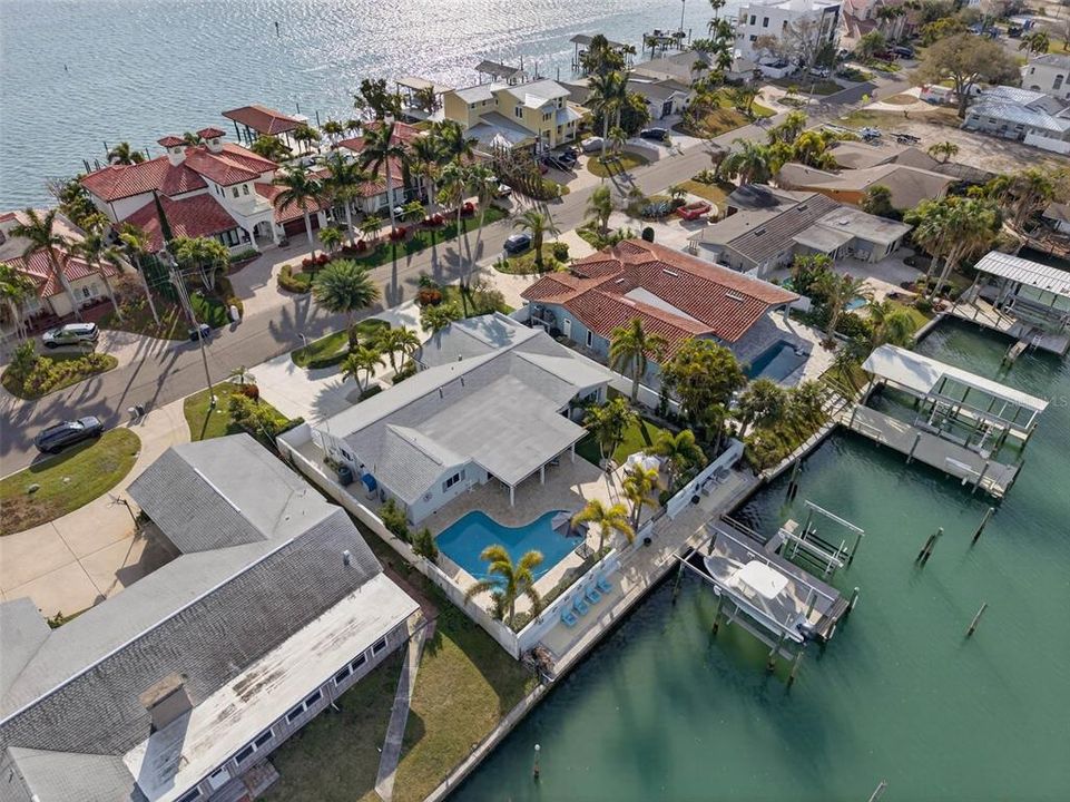 На продажу: $1,690,000 (5 спален, 3 ванн, 2390 Квадратных фут)