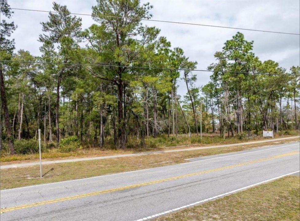 На продажу: $699,900 (3.06 acres)