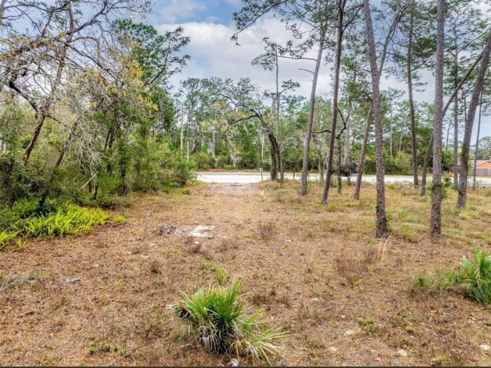 На продажу: $699,900 (3.06 acres)