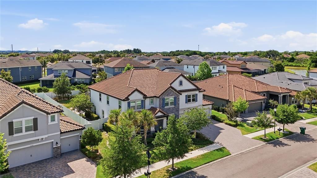 На продажу: $1,425,000 (6 спален, 4 ванн, 4773 Квадратных фут)