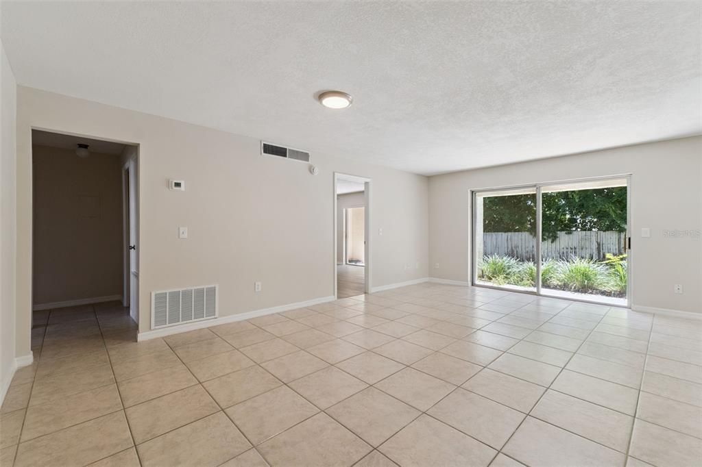 En Venta: $289,900 (3 camas, 2 baños, 1425 Pies cuadrados)