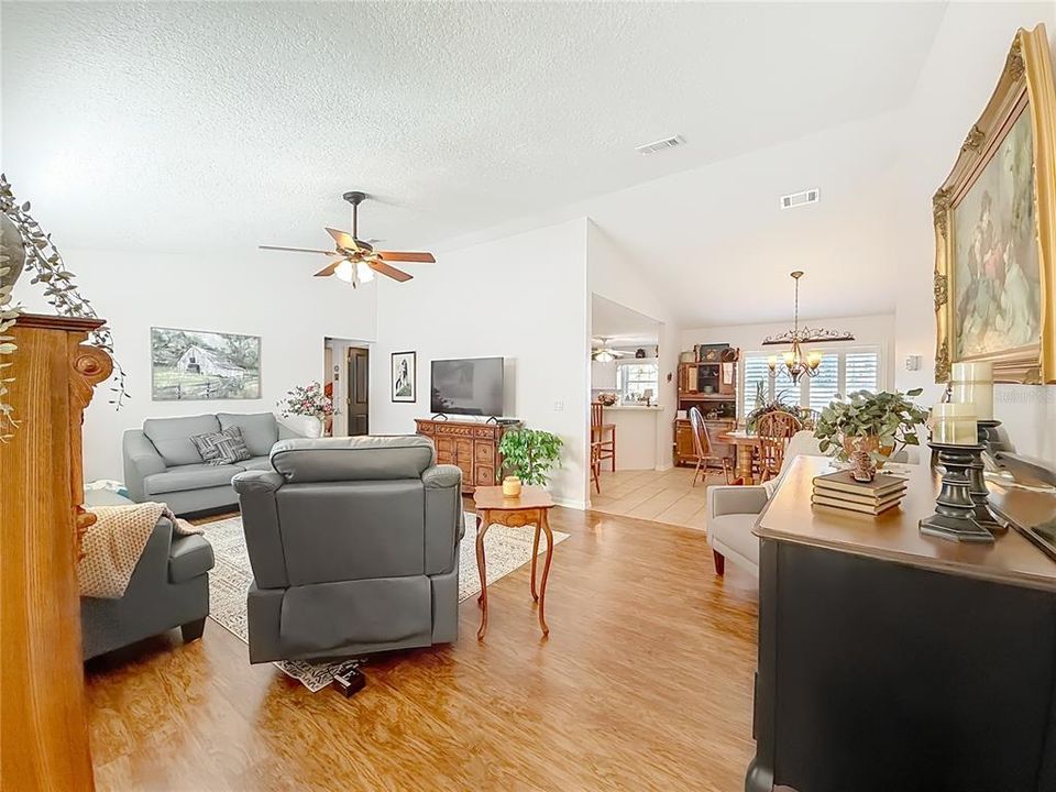For Sale: $649,900 (3 beds, 2 baths, 1591 Square Feet)
