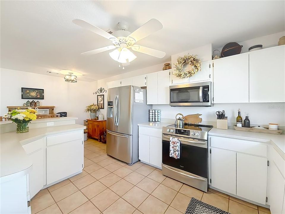 For Sale: $649,900 (3 beds, 2 baths, 1591 Square Feet)