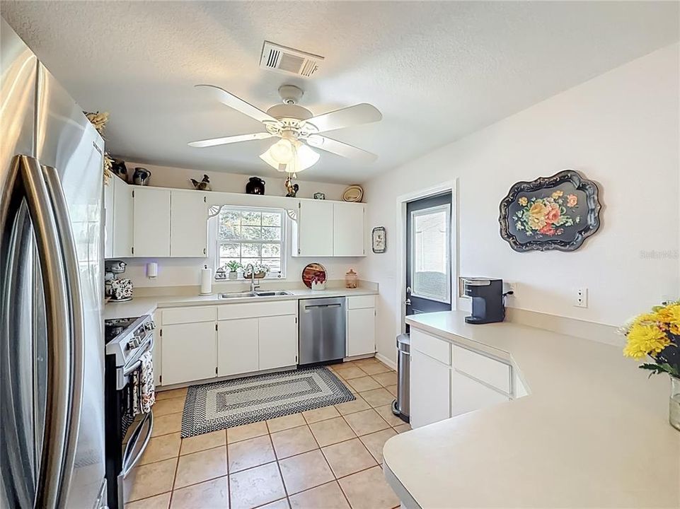 For Sale: $649,900 (3 beds, 2 baths, 1591 Square Feet)