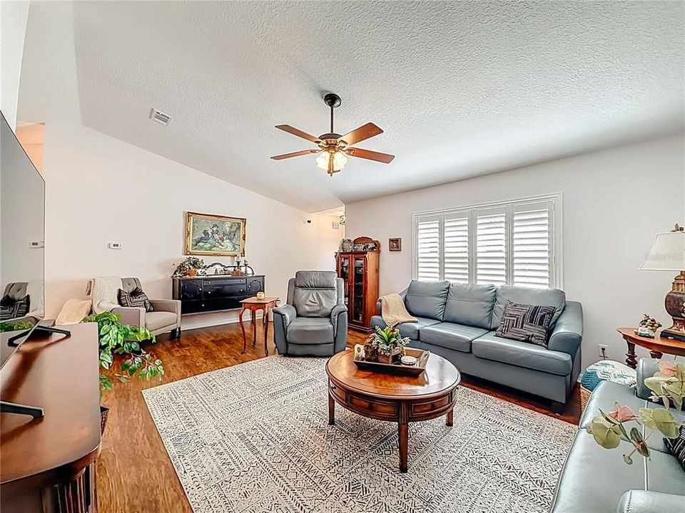 For Sale: $649,900 (3 beds, 2 baths, 1591 Square Feet)