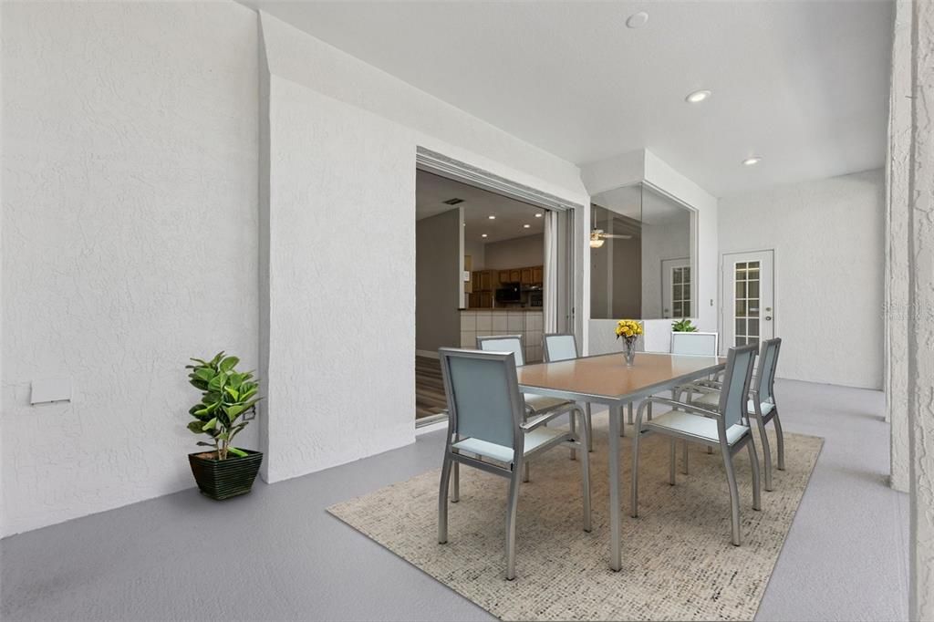 Activo con contrato: $575,000 (5 camas, 3 baños, 2819 Pies cuadrados)