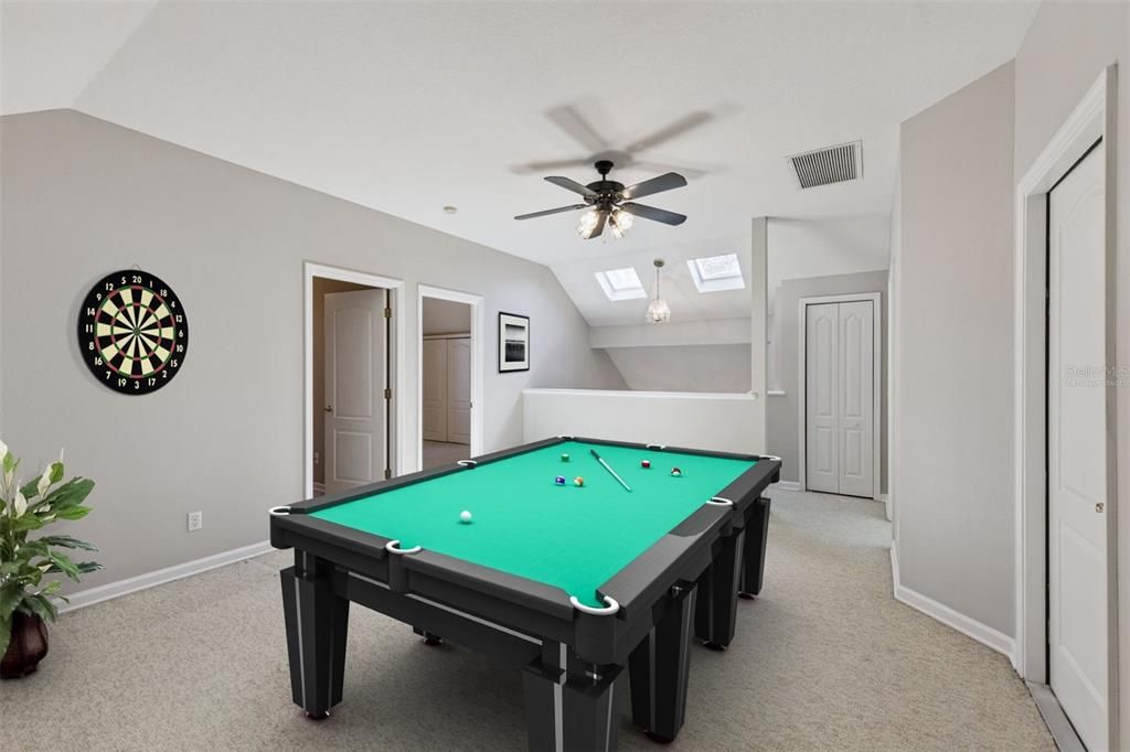 Activo con contrato: $575,000 (5 camas, 3 baños, 2819 Pies cuadrados)