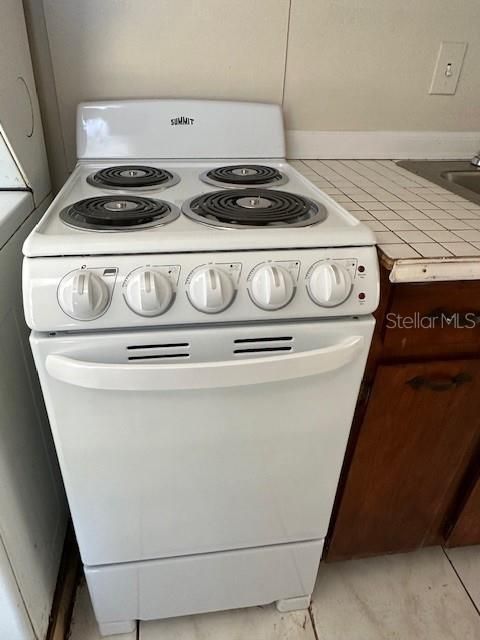 For Rent: $950 (1 beds, 1 baths, 648 Square Feet)