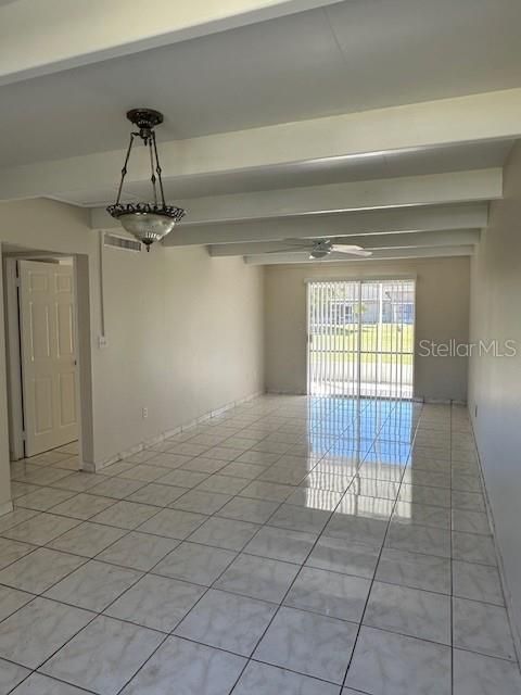 For Rent: $950 (1 beds, 1 baths, 648 Square Feet)